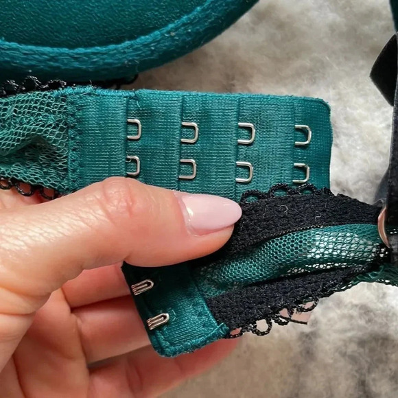 Victoria's Secret Dream Angels Lace Bra - Picture 11 of 16